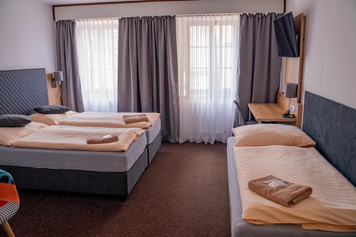 Králíky Hotel Zlata Labut מראה חיצוני תמונה