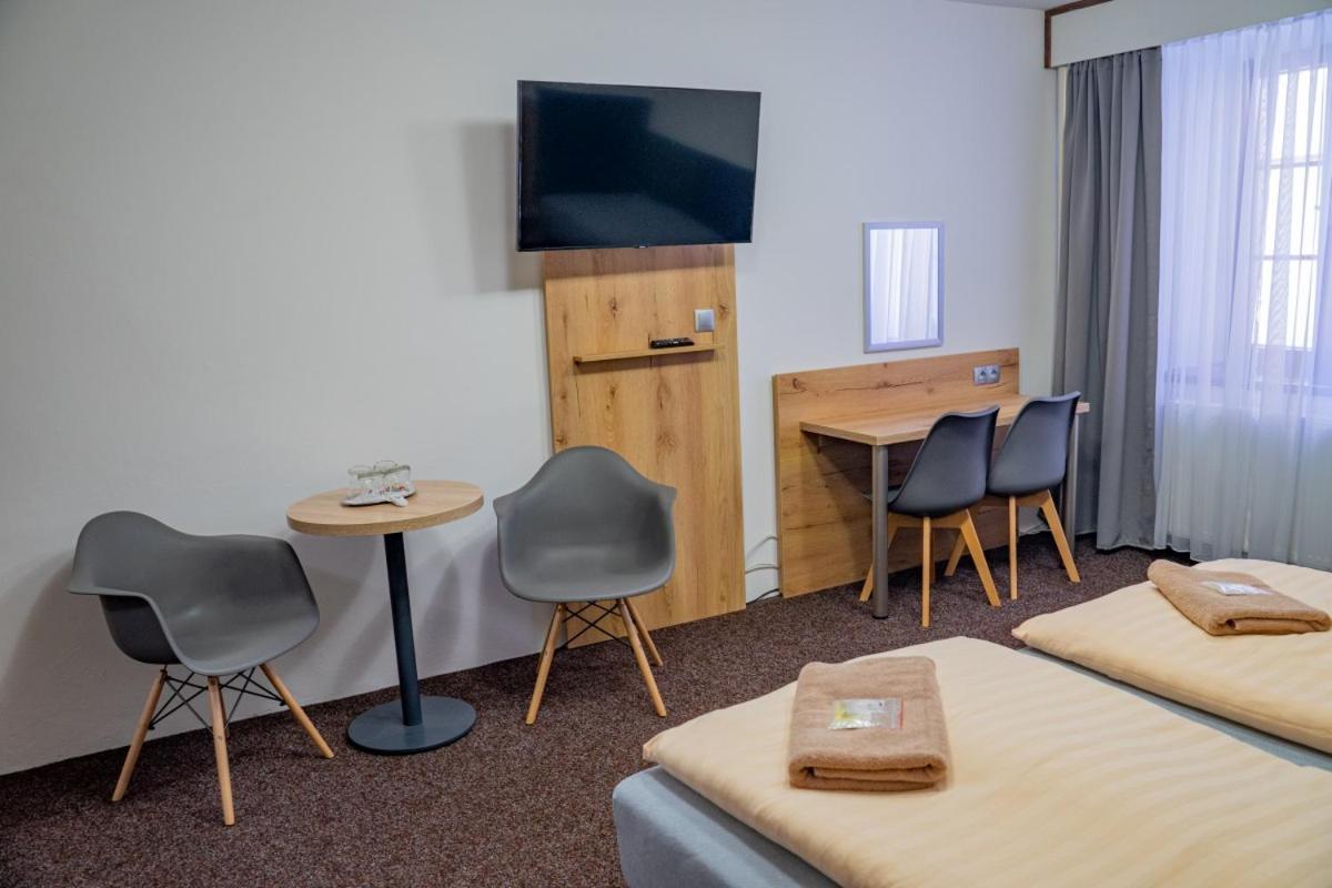 Králíky Hotel Zlata Labut מראה חיצוני תמונה