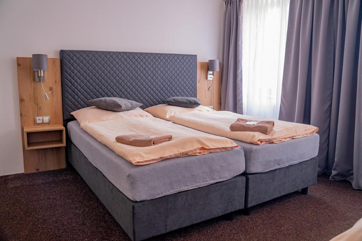 Králíky Hotel Zlata Labut מראה חיצוני תמונה