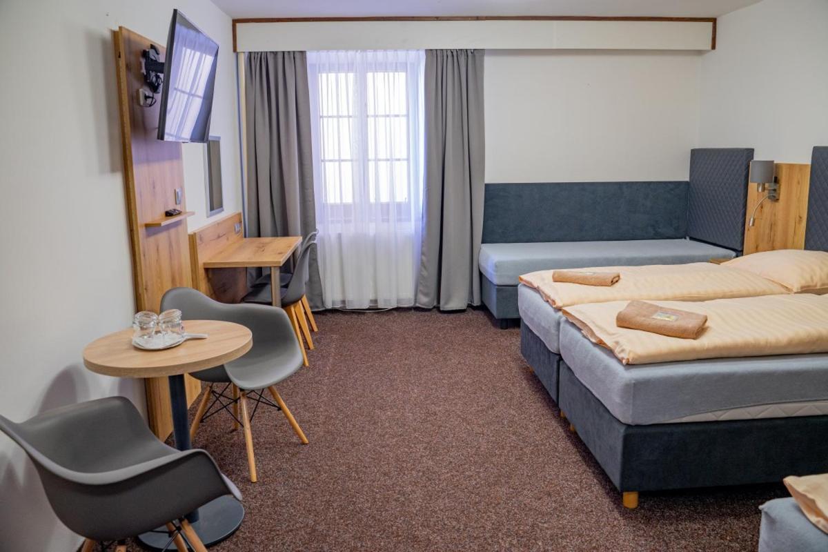 Králíky Hotel Zlata Labut מראה חיצוני תמונה