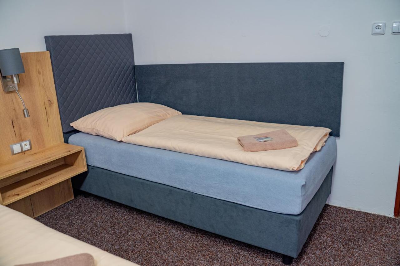 Králíky Hotel Zlata Labut מראה חיצוני תמונה
